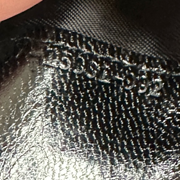 💯Authentic Fendi Short Wallet🍀 - Picture 10 of 13